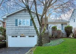 Pre-foreclosure in  WILAFRA PL Northport, NY 11768