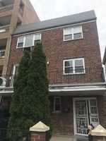 Pre-foreclosure Listing in 38TH ST ASTORIA, NY 11103