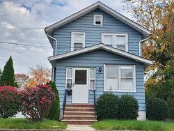 Pre-foreclosure Listing in VREELAND AVE EAST RUTHERFORD, NJ 07073