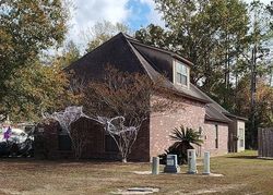 Pre-foreclosure in  PENBROOKE DR Denham Springs, LA 70726