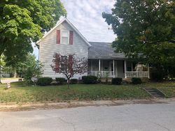 Pre-foreclosure Listing in W SOUTH ST BLUFFTON, IN 46714