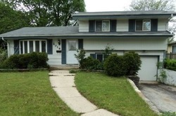 Pre-foreclosure in  GRAND AVE Downers Grove, IL 60516