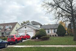 Pre-foreclosure in  TINA LN Flossmoor, IL 60422