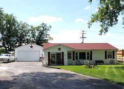 Pre-foreclosure in  W HILLTOP DR Kankakee, IL 60901