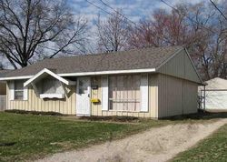  Sherwood Dr, Pekin IL