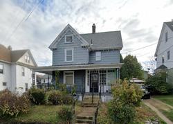 Pre-foreclosure in  SQUIRE ST New London, CT 06320
