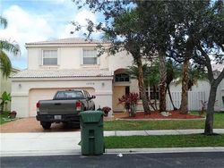 Pre-foreclosure in  NW 10TH ST Hollywood, FL 33028