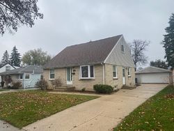 Pre-foreclosure in  S 88TH ST Milwaukee, WI 53227