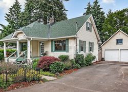 Pre-foreclosure in  SE BROOKWOOD AVE Hillsboro, OR 97123