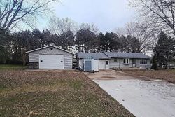 Pre-foreclosure in  CIRCLE DR Little Falls, MN 56345