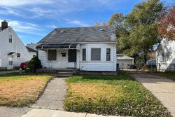 Pre-foreclosure in  GRINDLEY PARK ST Dearborn, MI 48124