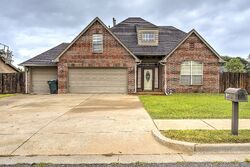 Pre-foreclosure in  W 40TH ST Sand Springs, OK 74063
