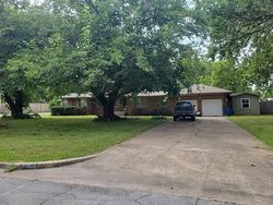 Pre-foreclosure in  E 55TH ST Tulsa, OK 74105