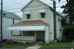 Pre-foreclosure in  WOODWARD AVE Kingston, PA 18704
