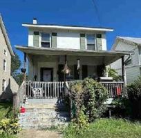 Pre-foreclosure in  VALLEY AVE Atglen, PA 19310
