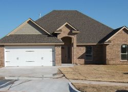 Pre-foreclosure in  ESTELLE MANOR CIR Oklahoma City, OK 73135