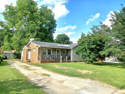 Pre-foreclosure in  BUNCHE DR Goldsboro, NC 27530