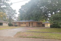 Pre-foreclosure in  GAMMA DR Baton Rouge, LA 70814