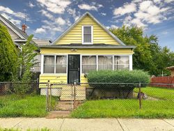 Pre-foreclosure in  KRISTAN AVE North Chicago, IL 60064