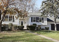 Pre-foreclosure in  PARK AVE Downers Grove, IL 60516