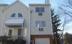 Pre-foreclosure in  ORONOKE RD UNIT 12H Waterbury, CT 06708