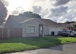 Pre-foreclosure in  SW 114TH CT Miami, FL 33176