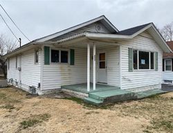 Pre-foreclosure in  LEONARD ST Alton, IL 62002