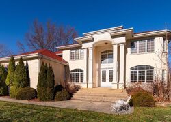 Pre-foreclosure in  ELGIN RD Barrington, IL 60010