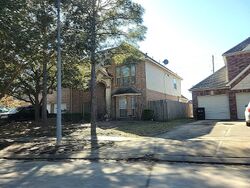 Pre-foreclosure in  CRESTON MEADOW DR Richmond, TX 77406