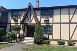 Pre-foreclosure in  SIERRA VISTA LN Valley Cottage, NY 10989