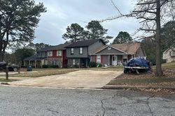 Pre-foreclosure in  CANYON FORGE DR Riverdale, GA 30274