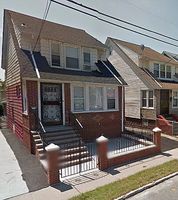 Pre-foreclosure in  118TH AVE Jamaica, NY 11434