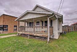 Pre-foreclosure in  31ST ST NE Cedar Rapids, IA 52402