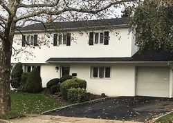 Pre-foreclosure Listing in MARTIN LN OLD BETHPAGE, NY 11804