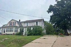 Pre-foreclosure in  LUCAS ST Muscatine, IA 52761