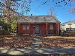 Pre-foreclosure in  PARKER ST Richmond, VA 23231