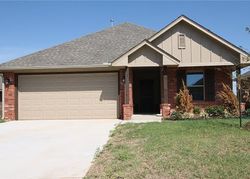 Pre-foreclosure in  NORTHWOOD VILLAGE DR Piedmont, OK 73078