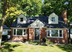Pre-foreclosure in  WAYSIDE DR Hartford, WI 53027