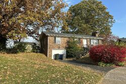 Pre-foreclosure in  BURGOYNE CT Lexington, KY 40505