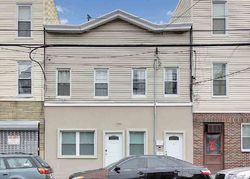 Pre-foreclosure in  SUMMIT AVE Jersey City, NJ 07307