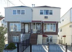 Pre-foreclosure in  BRINSMADE AVE Bronx, NY 10465