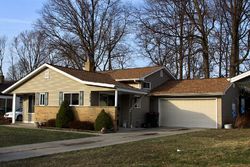 Pre-foreclosure in  E OVERLOOK DR Eastlake, OH 44095