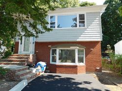 Pre-foreclosure in  IRVING PL Staten Island, NY 10304