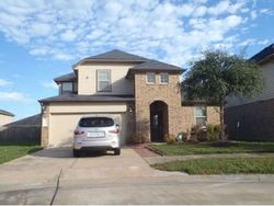 Pre-foreclosure in  DOVER HEIGHTS LN Fresno, TX 77545