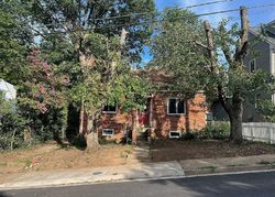 Pre-foreclosure in  N OAKLAND ST Arlington, VA 22207