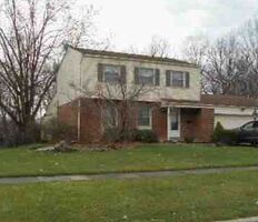 Pre-foreclosure in  SEQUOIA DR Cleveland, OH 44134