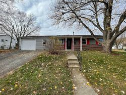 Pre-foreclosure in  MAURINE DR Columbus, OH 43228