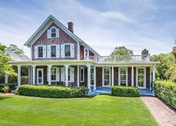 Pre-foreclosure in  HILL ST Southampton, NY 11968