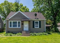 Pre-foreclosure in  WELLER AVE Louisville, KY 40208