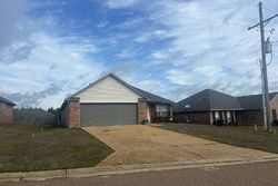 Pre-foreclosure in  FAIRWAY AVE Byram, MS 39272